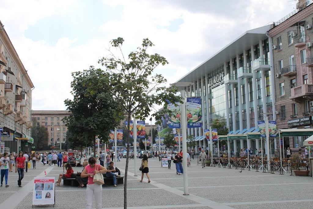 Современная Студия В Центре На Европейской Площади Dnipro Exterior photo